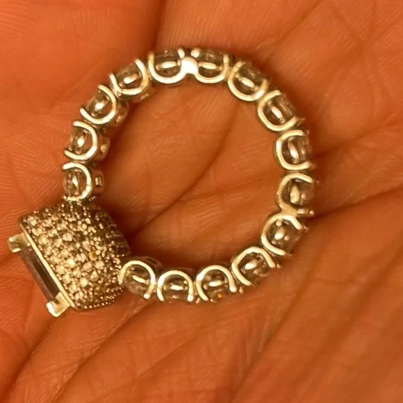 SPECTACULAR DIAMOND RING - Picture 4 of 7